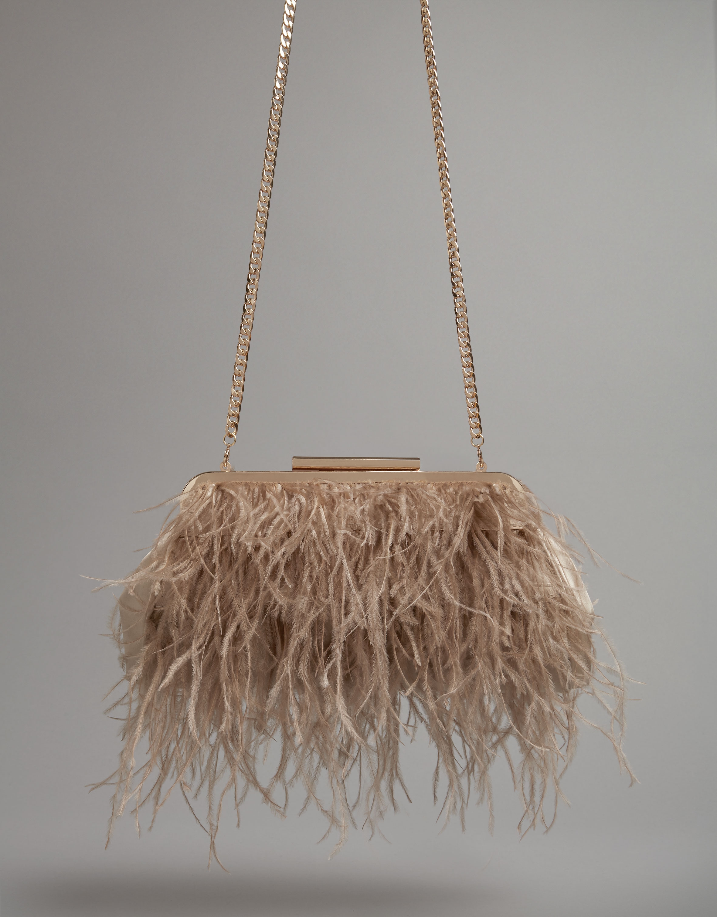 Light beige Manuk clutch bag with ostrich feathers