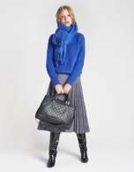 Deep blue sweater with Juliette sleeves