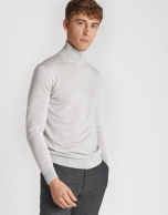 Gray silk and wool sweater with turtle neck sweater