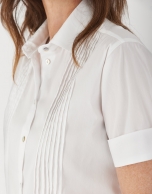 White short sleeve shirt with tucks