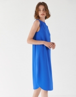 Blue fitted dress with boat neck