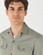 Green caqui Guayabera-type shirt with long sleeves