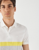 White piqué polo shirt with gray and yellow stripes