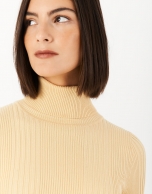 Yellow sweater with turned back collar and ribbing