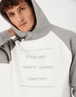 Sudadera gris/crudo capucha