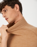 Camel wool turtle neck sweater