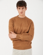 Camel sweater with embossed horizontal design