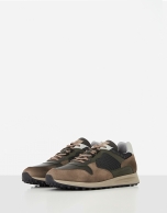 Khaki leather running shoes