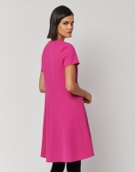 Vestido manga corta crepé fucsia