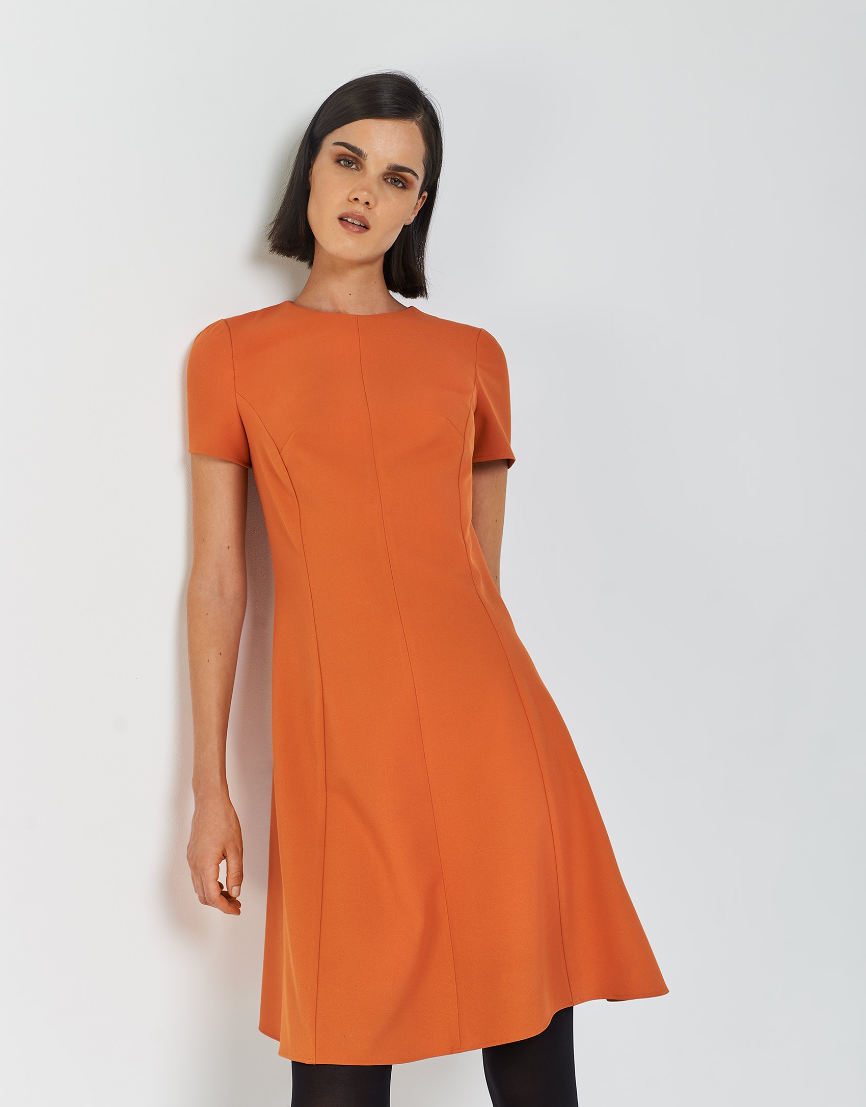 Vestido manga corta crepé naranja