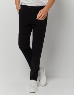 Pantalón chino tintado negro