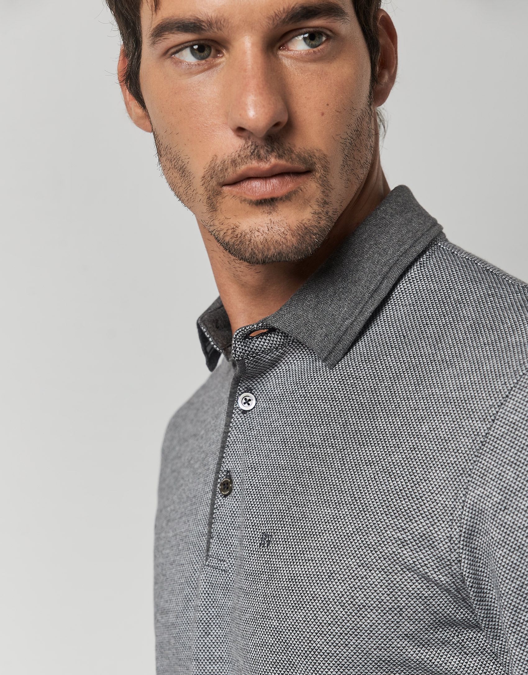 Polo jacquard tonos grises