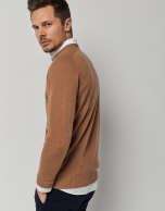 Camel wool sweater with contrasting embroidery