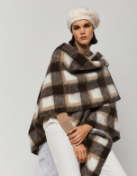 Poncho a cuadros beige y crudo