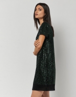 Short-sleeved dress with green sequins