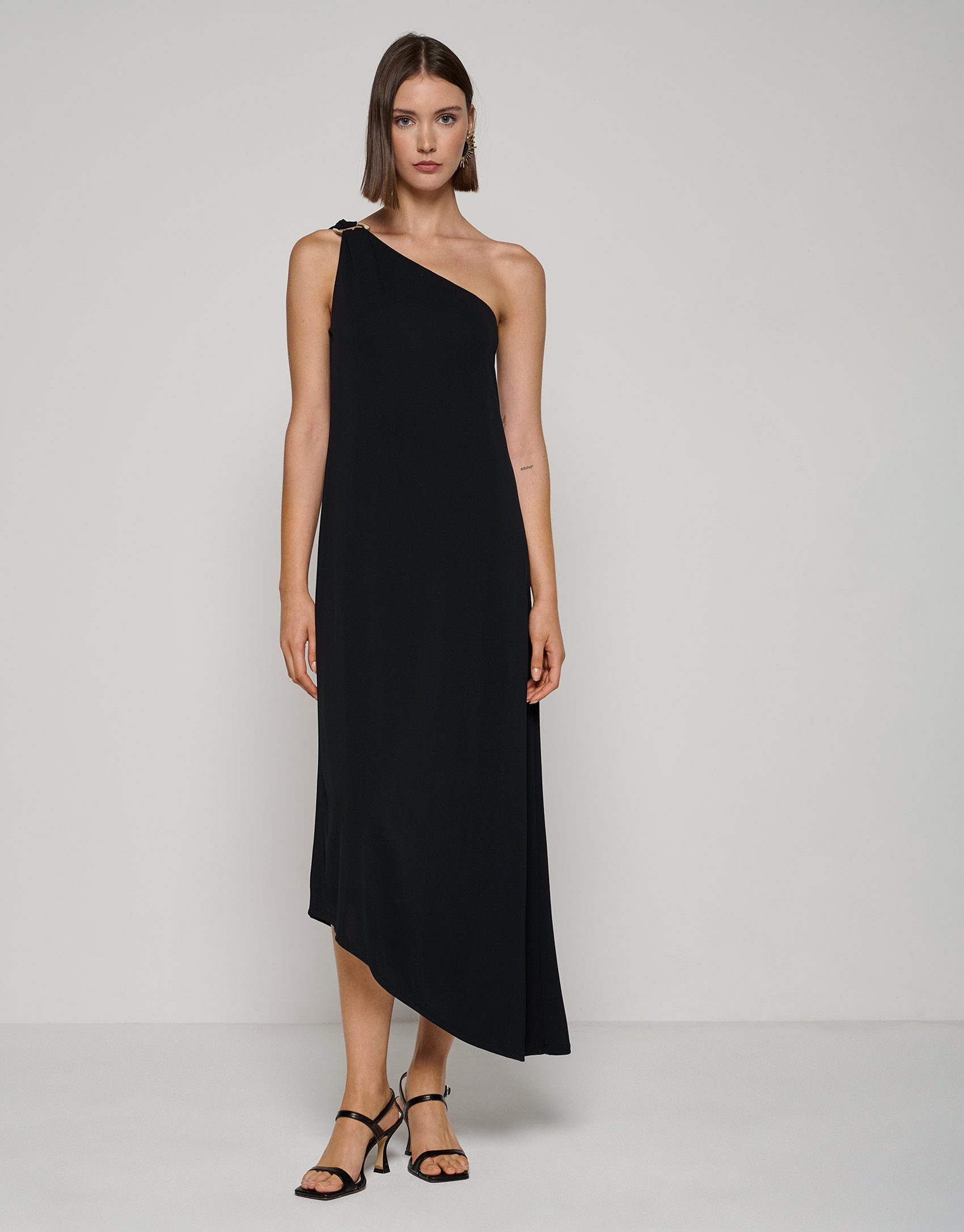 Vestido midi asimétrico un tirante negro