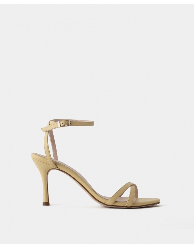 Pastel yellow sandals with square heel