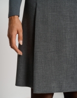 Gray double crepe skirt with loops and pleat