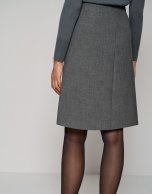 Gray double crepe skirt with loops and pleat