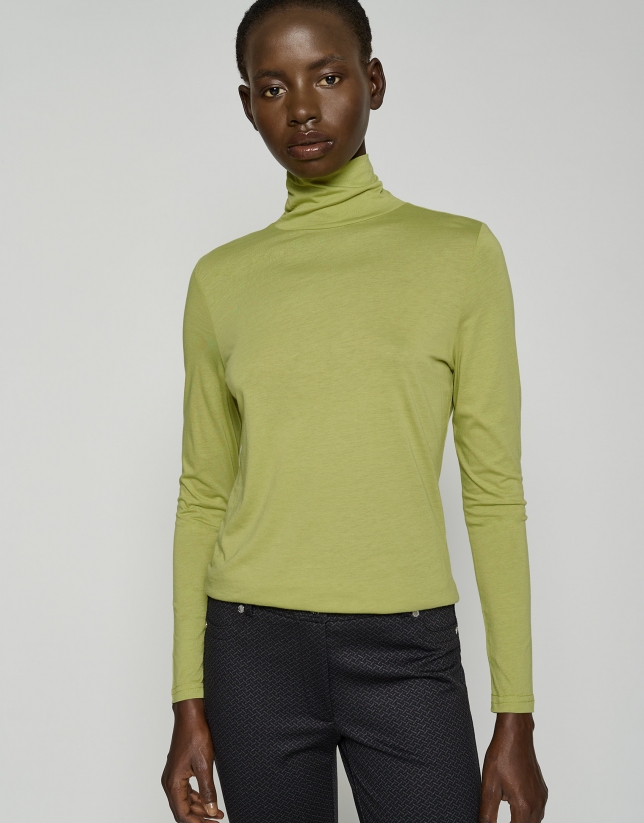 Green cowl neck coupe knit top