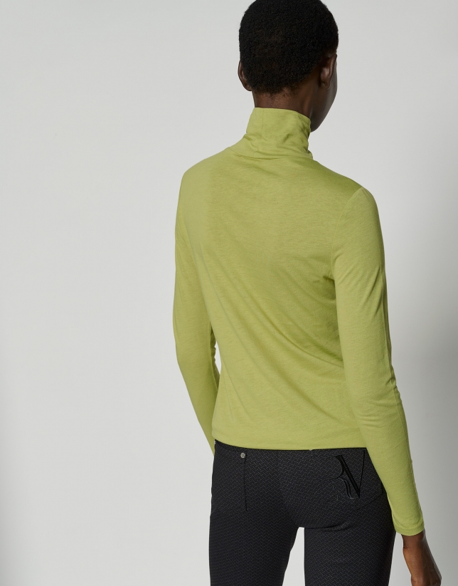 Green cowl neck coupe knit top