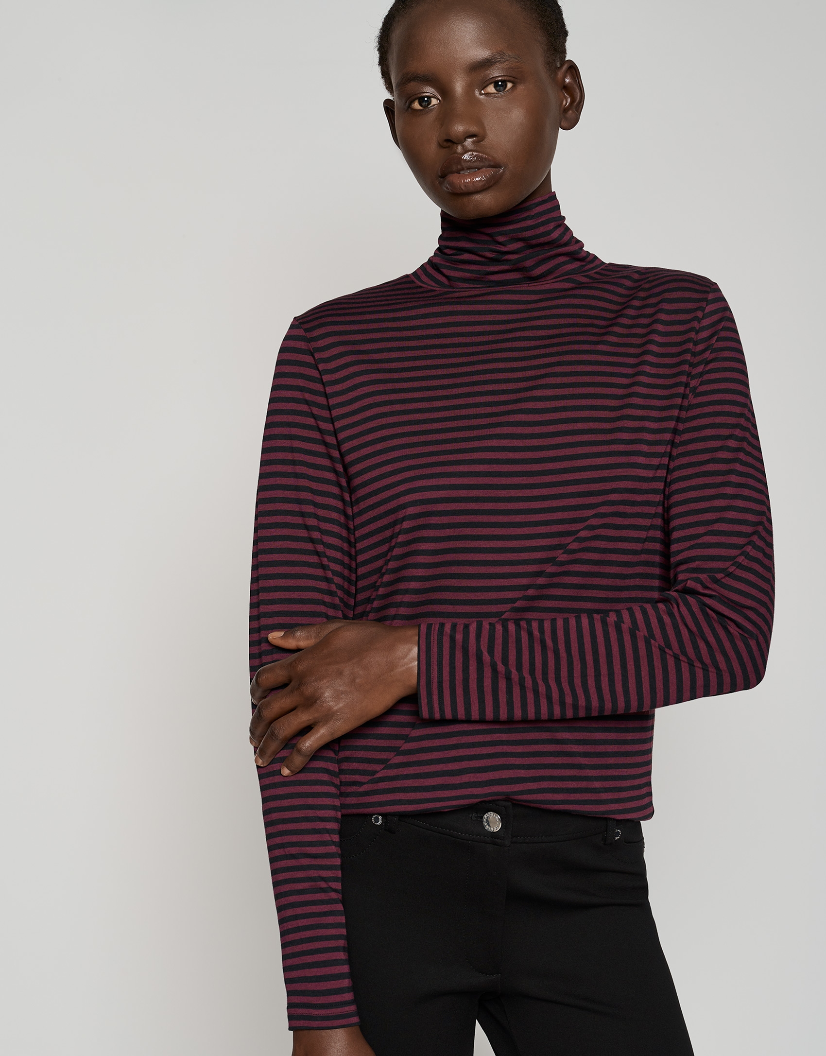 Maroon fancy cut knit turtleneck t-shirt