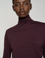 Maroon fancy cut knit turtleneck t-shirt