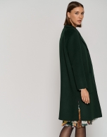 Long green double-faced cloth coat with side slits 