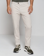 Ecru dyed fine twill chinos