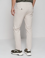 Ecru dyed fine twill chinos