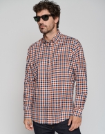 Camisa sport regular cuadros marino, naranja y blanco