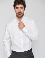 White structured slim sport shirt