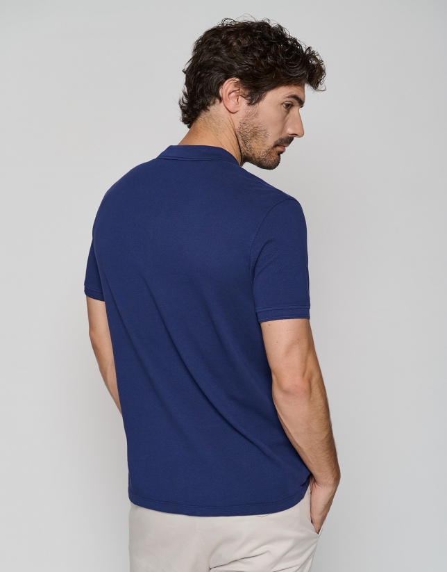 Camiseta punto hombre manga corta y tapeta con tres botones en cuello en  color azul