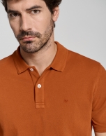 Polo piqué manga corta tintado naranja oscuro