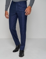 Half-canvas, slim fit suit with navy blue checked pattern