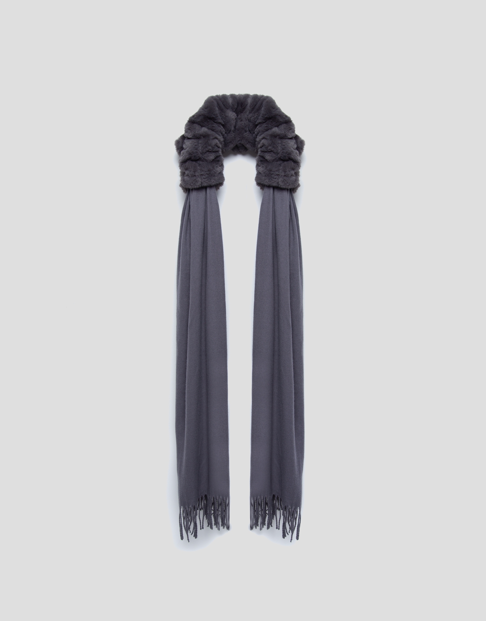 Dark gray foulard with soft collar