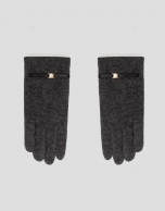 Dark gray knit gloves with leather trim