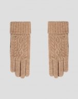 Camel cable-stitched knit gloves with leather