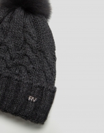 Gorro lana y alpaca negra con ochos