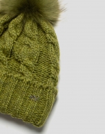 Gorro lana y alpaca verde con trenzado