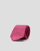 Corbata seda estructura fucsia y crudo