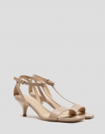 Open sandal with straps in beige leather