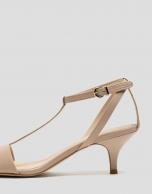 Open sandal with straps in beige leather