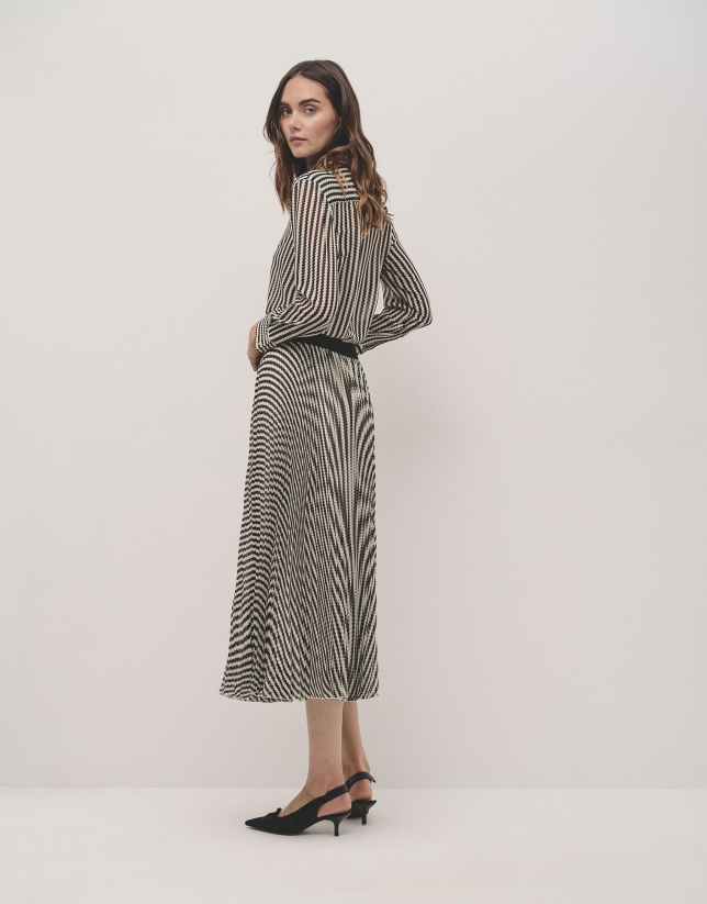 Black optical print pleated midi skirt