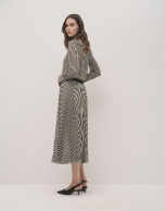 Black optical print pleated midi skirt