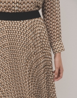 Midi pleated skirt with brown geometric print