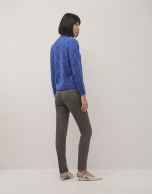 Grey high- waisted slim denim pants 