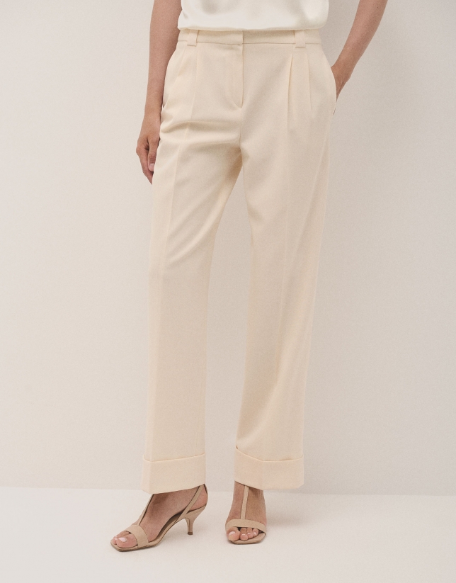 Ecru crepe tailored pants with rolled-up hem