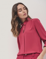 Raspberry shirt with central pleat in flaire crepe