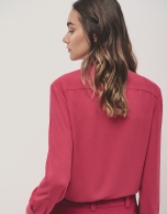 Raspberry shirt with central pleat in flaire crepe